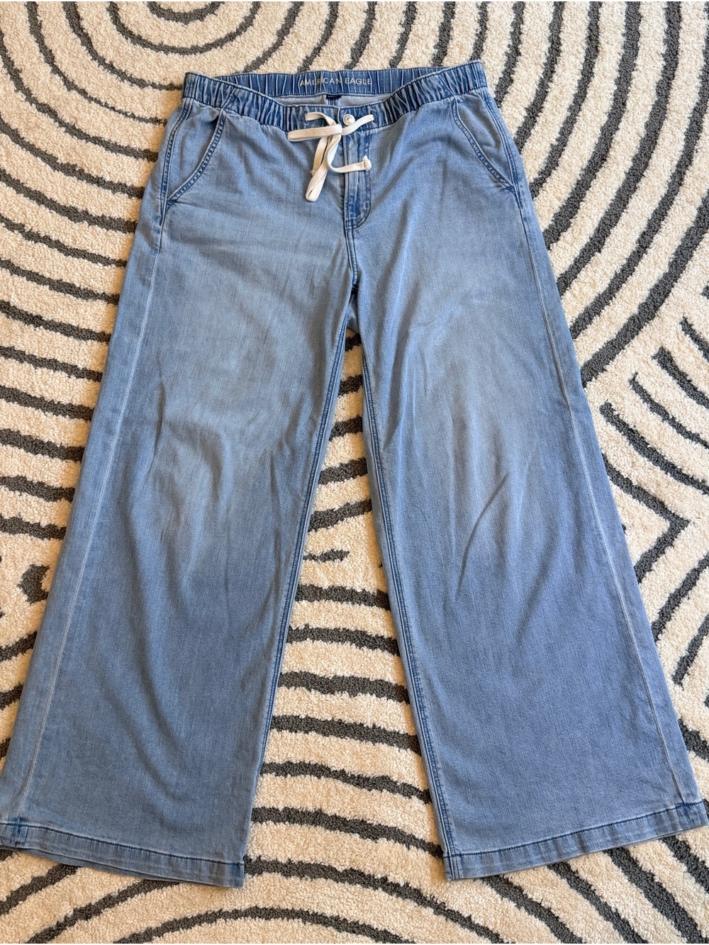 American Eagle Light Blue Wide-Leg Women’s Jeans with Drawstring Waist